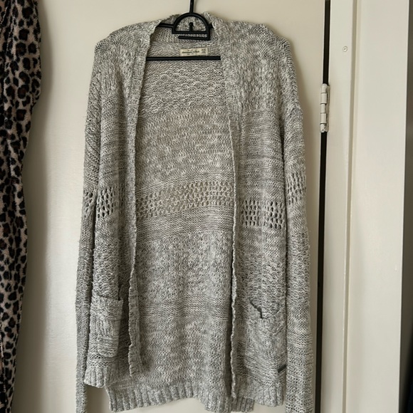 Light grey knit cardigan, Abercrombie & Fitch size XS/S, front pockets - Picture 1 of 5